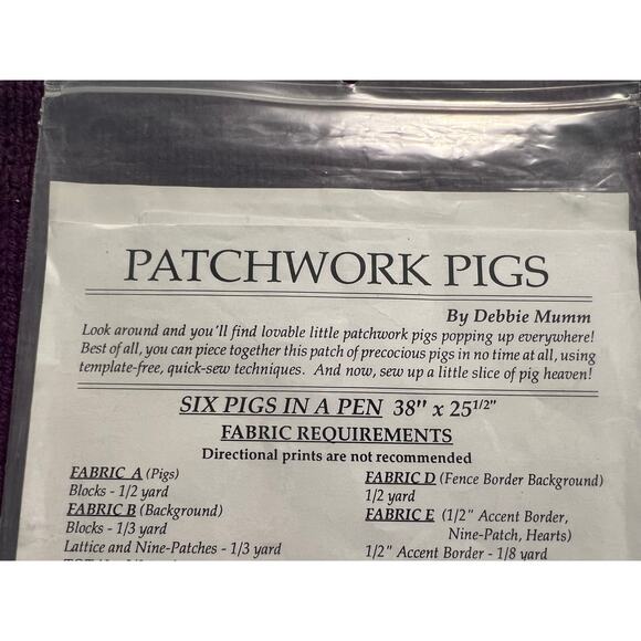 Debbie Mumm patchwork pigs quilt pattern 38in x 25 1/2in - Picture 4 of 6